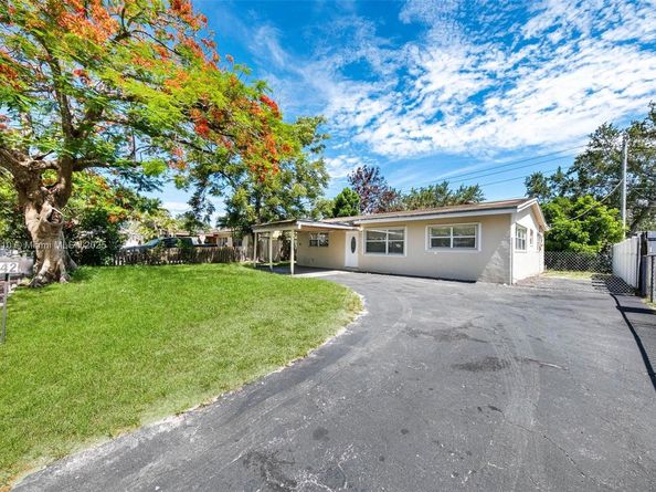 6442 Oak St, Hollywood FL 33024