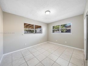 6442 Oak St, Hollywood FL 33024