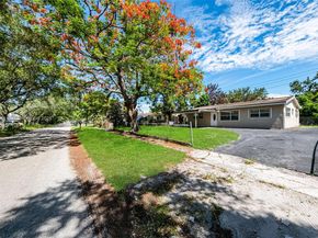 6442 Oak St, Hollywood FL 33024