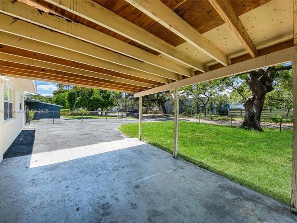 6442 Oak St, Hollywood FL 33024