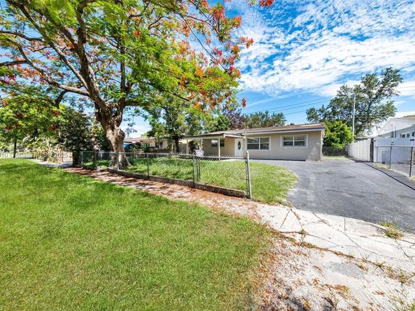 6442 Oak St, Hollywood FL 33024