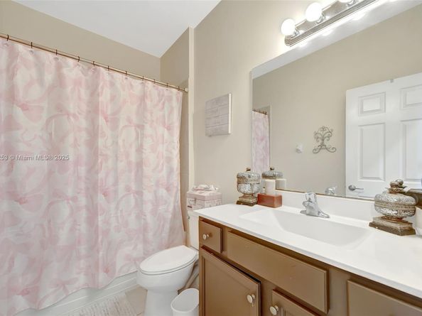 3777 SE 1st St, Homestead FL 33033
