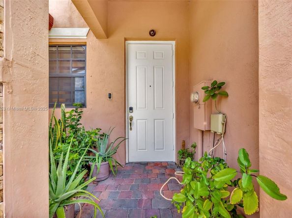 3777 SE 1st St, Homestead FL 33033