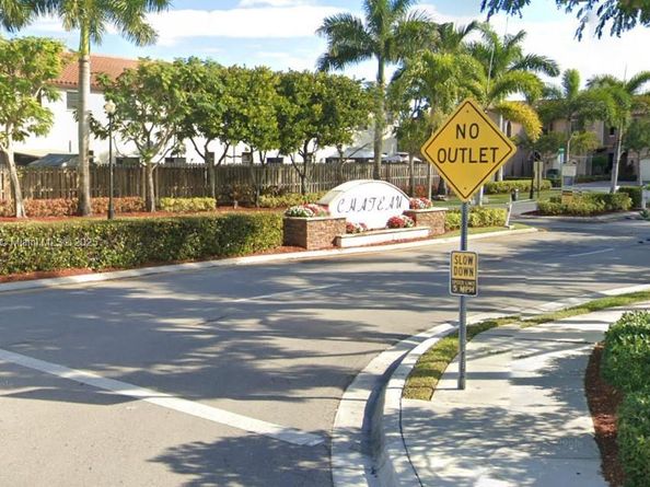 3777 SE 1st St, Homestead FL 33033