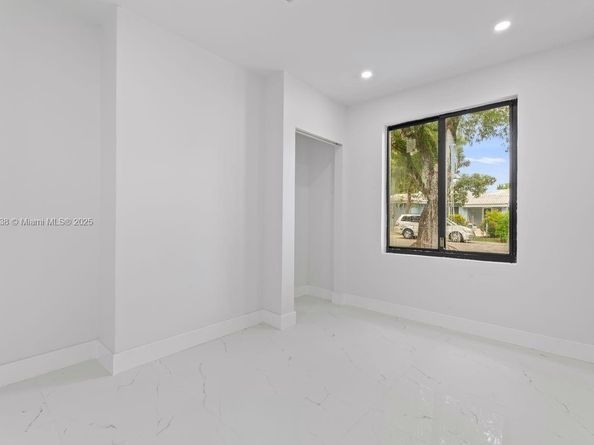 1741 SW 17th Ct, Miami FL 33145