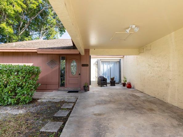 1858 Tamarind Ln, Coconut Creek FL 33063