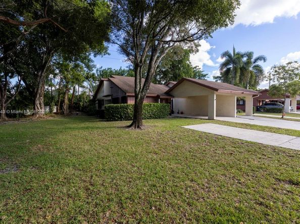 1858 Tamarind Ln, Coconut Creek FL 33063