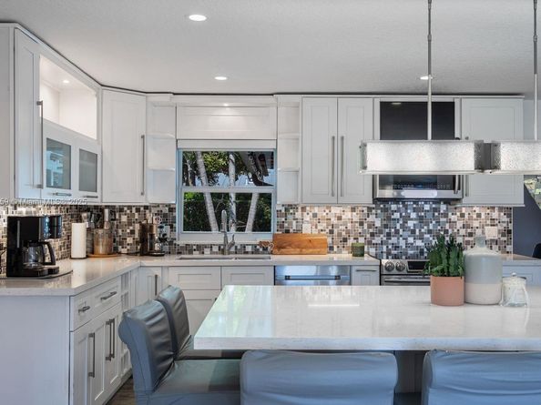 10025 SW 83rd St, Miami FL 33173