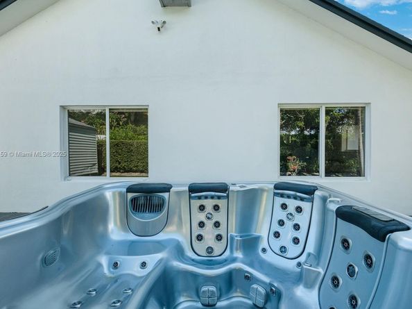 10025 SW 83rd St, Miami FL 33173