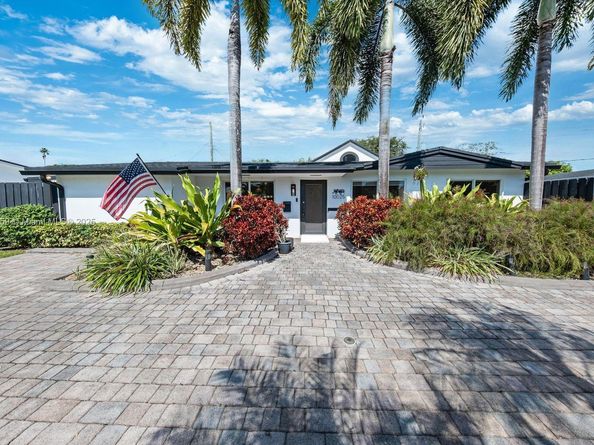 10025 SW 83rd St, Miami FL 33173