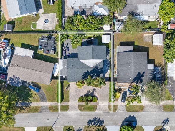 10025 SW 83rd St, Miami FL 33173