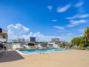126 Golden Isles Dr 34A, Hallandale Beach FL 33009