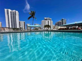 1000 Parkview Dr 129, Hallandale Beach FL 33009