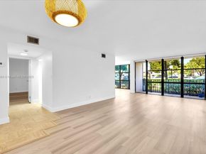 1000 Parkview Dr 129, Hallandale Beach FL 33009