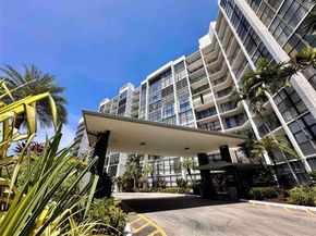 1000 Parkview Dr 129, Hallandale Beach FL 33009