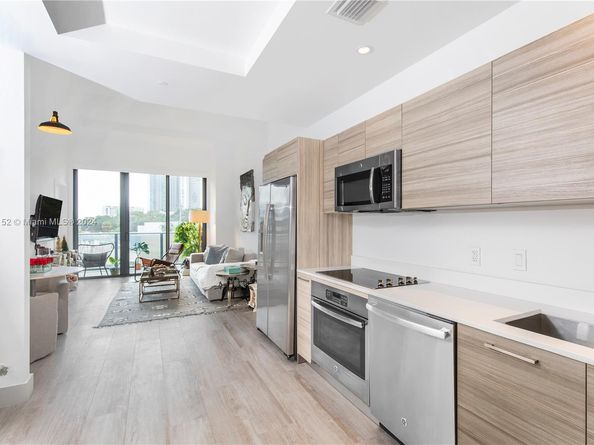 121 NE 34th St L206, Miami FL 33137
