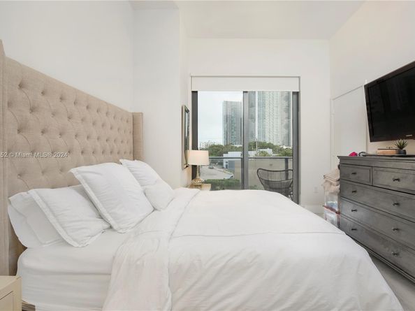 121 NE 34th St L206, Miami FL 33137