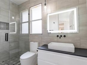 1371 Victoria Isle Dr, Weston FL 33327