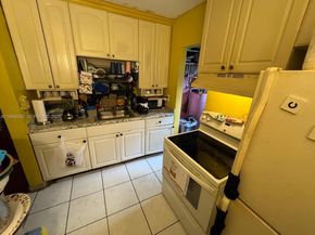 140 NE 193rd Ter, Miami FL 33179