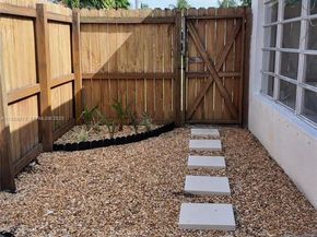 2100 N 57th Way, Hollywood FL 33021