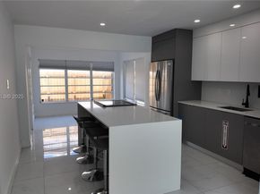 2100 N 57th Way, Hollywood FL 33021