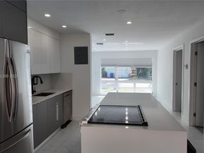 2100 N 57th Way, Hollywood FL 33021