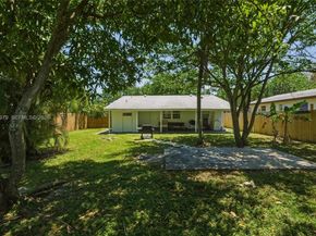 1657 SW 44th Ave, Fort Lauderdale FL 33317