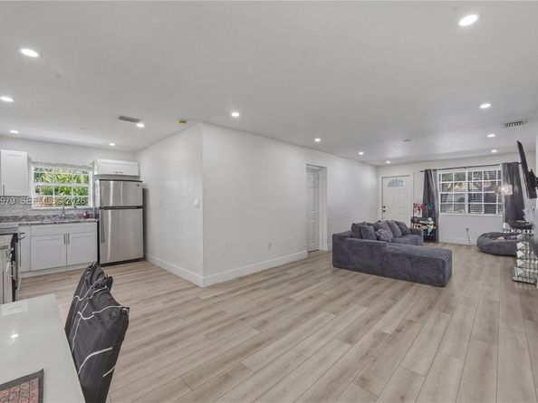 1657 SW 44th Ave, Fort Lauderdale FL 33317