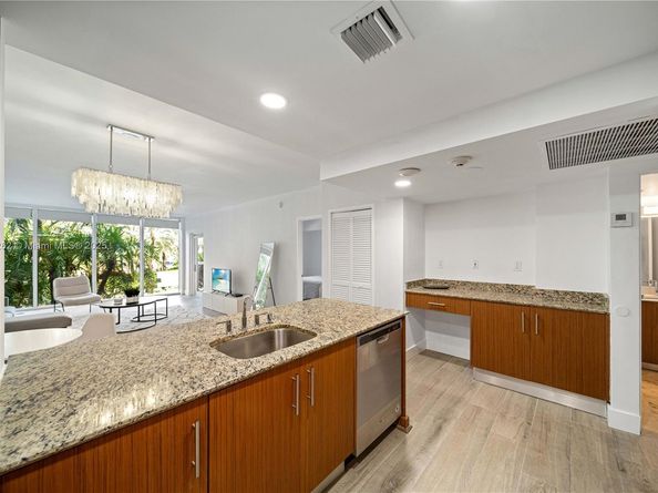 10275 Collins Ave 224, Bal Harbour FL 33154