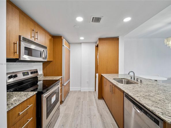 10275 Collins Ave 224, Bal Harbour FL 33154
