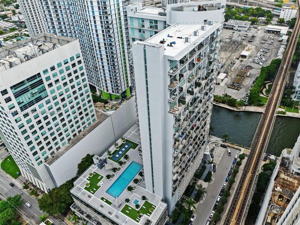 690 SW 1st Ct. 2308, Miami FL 33130-2927