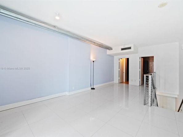 690 SW 1st Ct. 2308, Miami FL 33130-2927