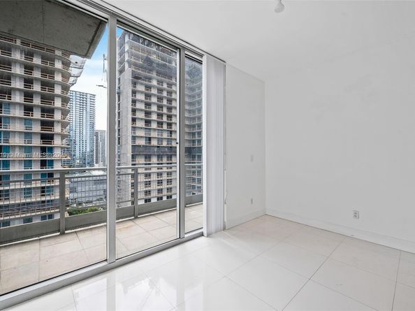 690 SW 1st Ct. 2308, Miami FL 33130-2927