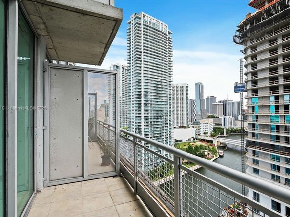 690 SW 1st Ct. 2308, Miami FL 33130-2927