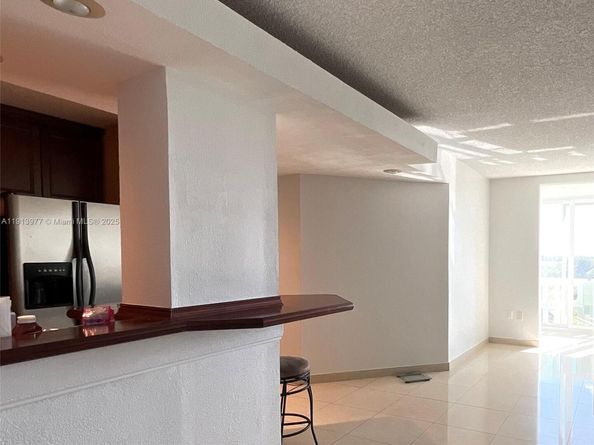 919 Hillcrest Dr 704, Hollywood FL 33021