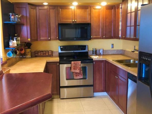 919 Hillcrest Dr 704, Hollywood FL 33021