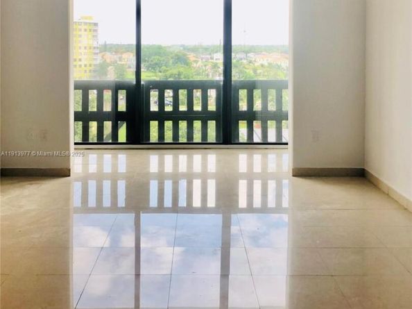 919 Hillcrest Dr 704, Hollywood FL 33021