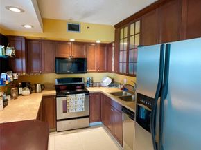 919 Hillcrest Dr 704, Hollywood FL 33021