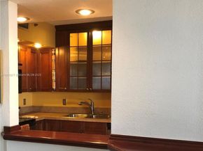 919 Hillcrest Dr 704, Hollywood FL 33021