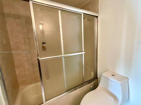 919 Hillcrest Dr 704, Hollywood FL 33021