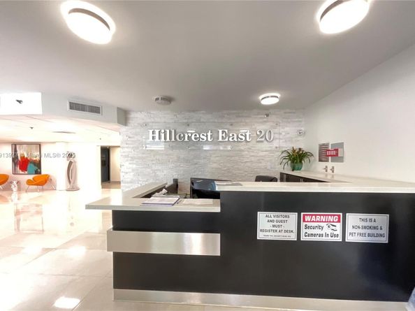 919 Hillcrest Dr 704, Hollywood FL 33021