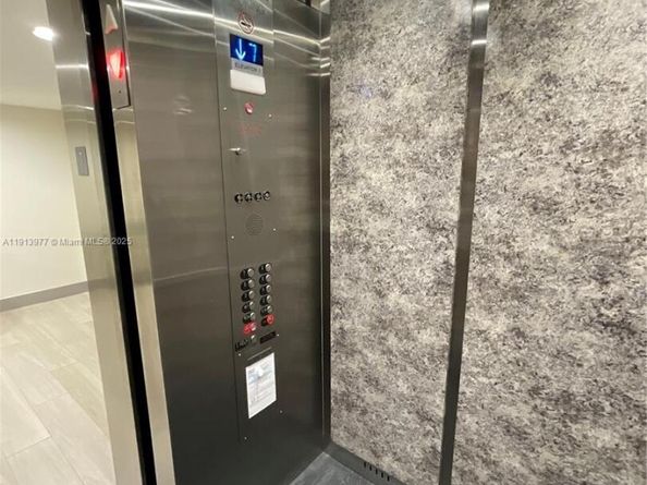 919 Hillcrest Dr 704, Hollywood FL 33021