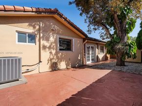 7476 SW 112th Pl, Miami FL 33173