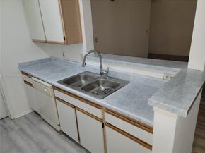 2420 NW 33rd St 1011, Oakland Park FL 33309