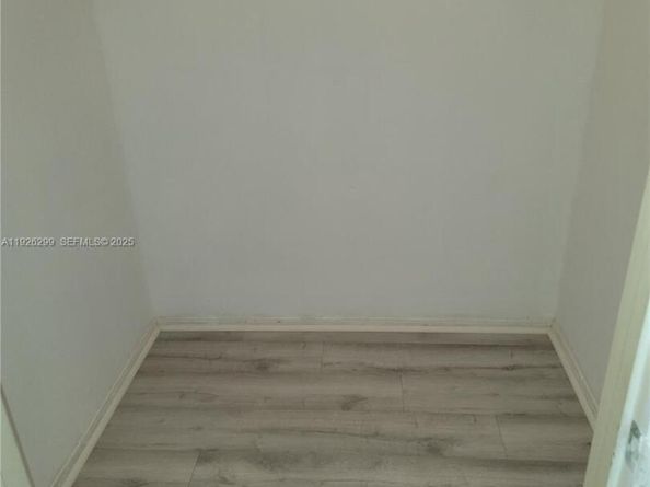 2420 NW 33rd St 1011, Oakland Park FL 33309