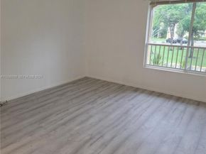 2420 NW 33rd St 1011, Oakland Park FL 33309