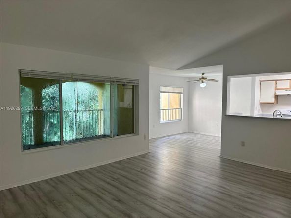 2420 NW 33rd St 1011, Oakland Park FL 33309