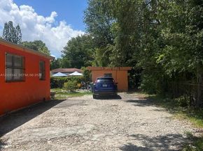 1118 NW 47th St, Miami FL 33127