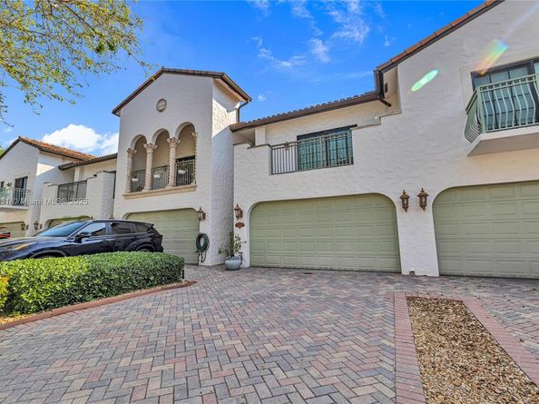 4424 Hidden Harbour Ter, Dania Beach FL 33312