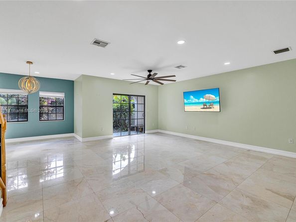 4424 Hidden Harbour Ter, Dania Beach FL 33312